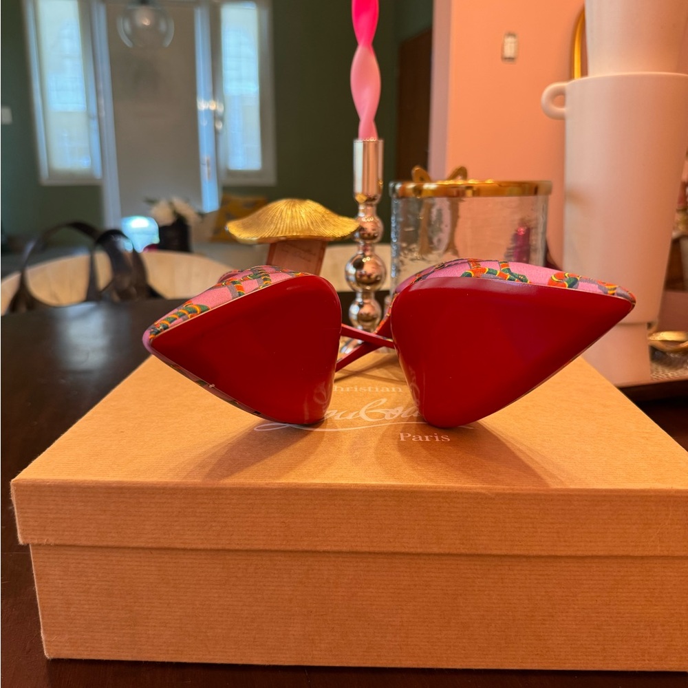 Christian Louboutin Pink Heels Elegant Design - Picture 3 of 3
